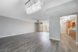 Photo #1: 2295738 Listing