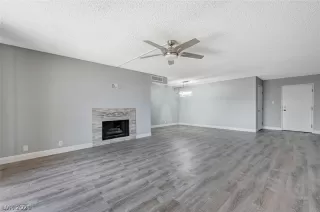 Photo #3: 2295738 Listing