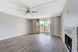 Photo #6: 2295738 Listing