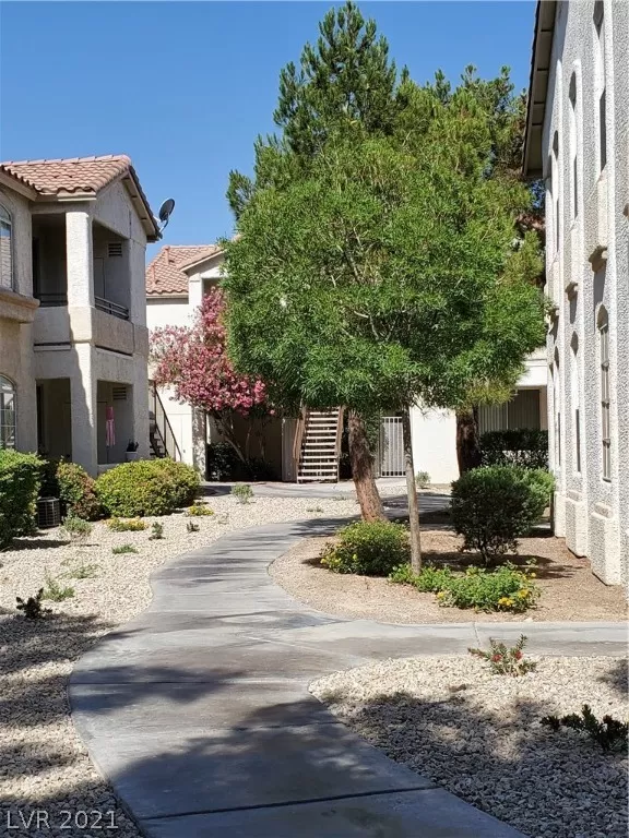 MLS: 2295811 Condo For Sale