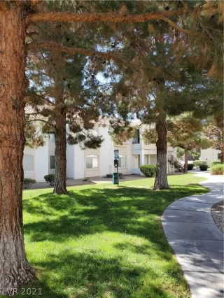 Photo #3: 2295811 Listing