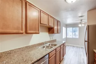 Photo #3: 2295812 Listing 