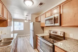 Photo #4: 2295812 Listing 