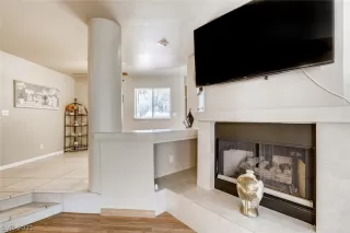 Photo #2: 2295842 Listing 