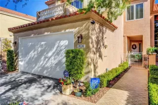 Photo #3: 2295880 Listing