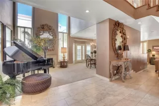 Photo #5: 2295880 Listing