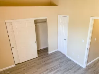 Photo #6: 2295913 Listing