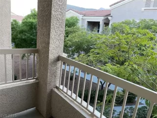 Photo #2: 2295925 Listing