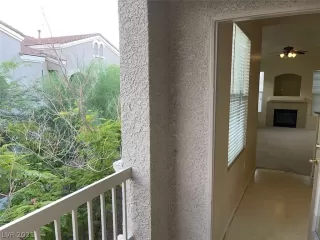 Photo #3: 2295925 Listing