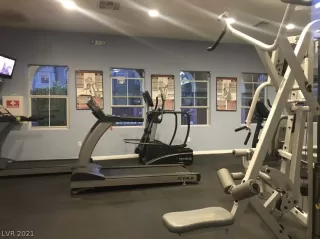 Photo #6: 2295925 Listing