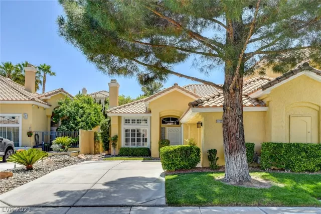 MLS: 2295926 Condo For Sale