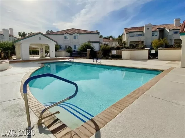 MLS: 2295932 Condo For Sale