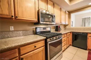 Photo #6: 2295932 Listing 