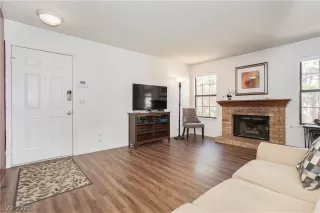 Photo #2: 2295933 Listing 