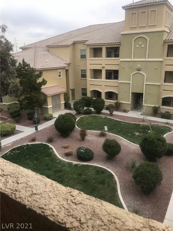 MLS: 2295937 Condo For Sale