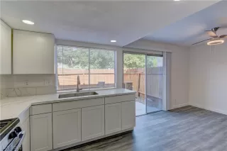 Photo #1: 2295946 Listing