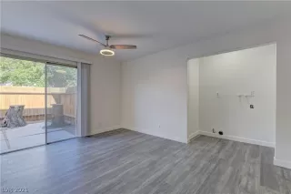 Photo #3: 2295946 Listing