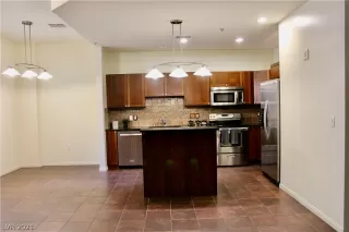 Photo #2: 2295956 Listing 