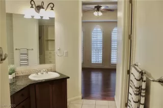 Photo #6: 2295956 Listing 