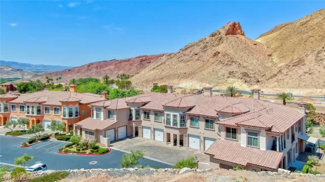 MLS: 2295965 Condo For Sale