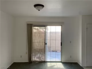 Photo #5: 2295974 Listing 