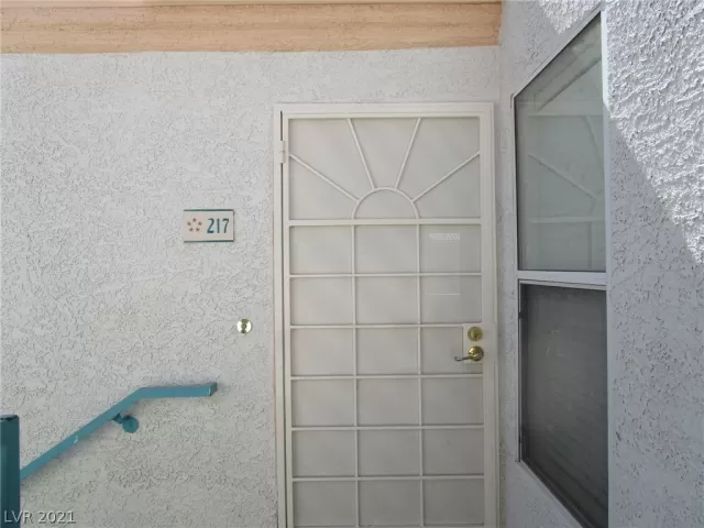 MLS: 2295976 Condo For Sale