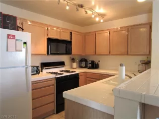 Photo #3: 2295976 Listing 