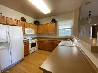 Photo #4: 2296038 Listing 