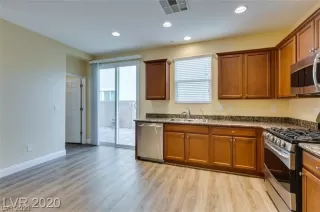 Photo #2: 2296045 Listing 