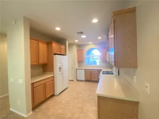 Photo #3: 2296079 Listing 