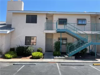 Photo #1: 2296081 Listing