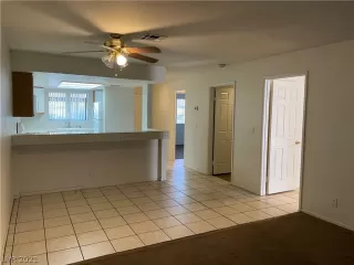 Photo #5: 2296081 Listing