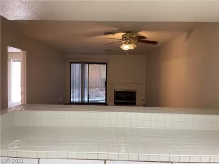 Photo #6: 2296081 Listing