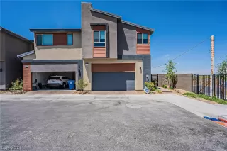 Photo #1: 2296093 Listing