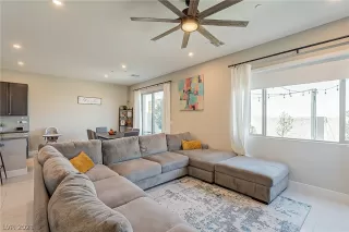 Photo #4: 2296093 Listing