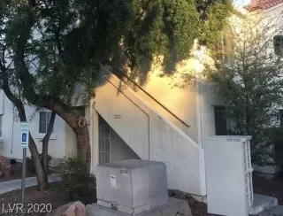 Photo #1: 2296117 Listing