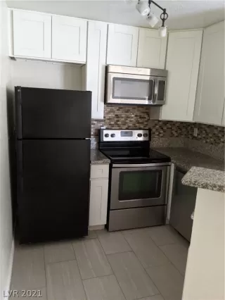 Photo #3: 2296122 Listing 