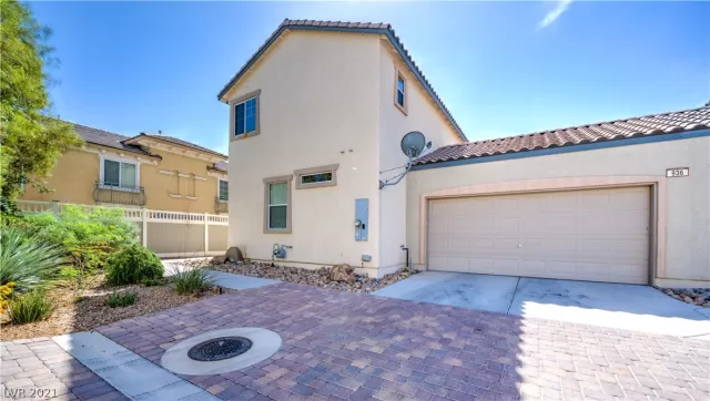 MLS: 2296124 Condo For Sale