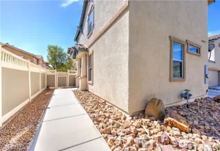 Photo #1: 2296124 Listing