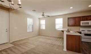 Photo #3: 2296124 Listing