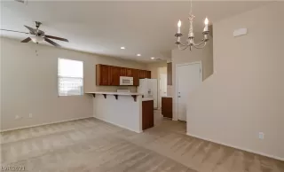 Photo #4: 2296124 Listing