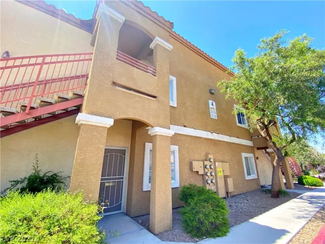 MLS: 2296125 Condo For Sale