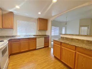 Photo #4: 2296125 Listing 