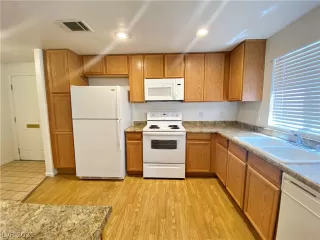 Photo #5: 2296125 Listing 