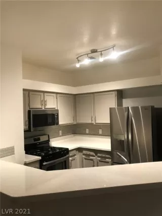 Photo #2: 2296129 Listing