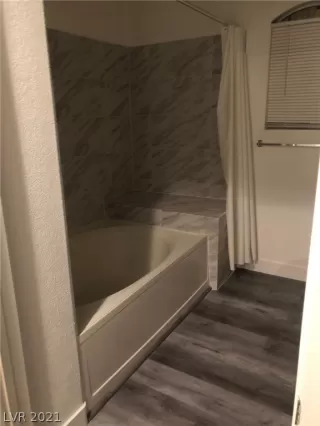 Photo #6: 2296129 Listing