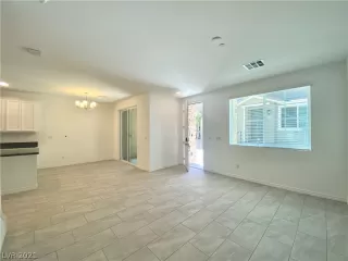 Photo #2: 2296138 Listing 