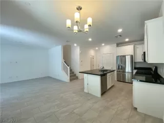 Photo #3: 2296138 Listing 