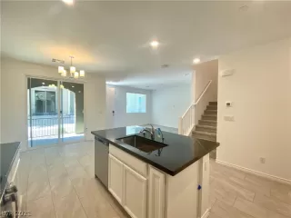 Photo #4: 2296138 Listing 