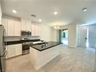 Photo #5: 2296138 Listing 